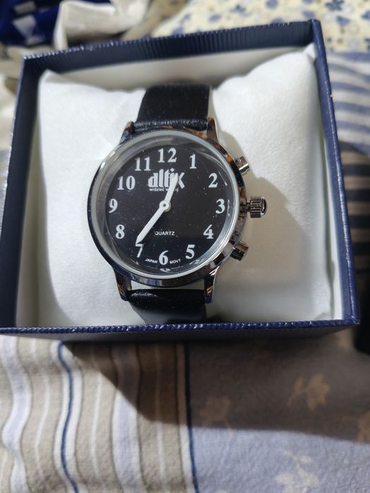 Zegarek mówiący. Nowy.