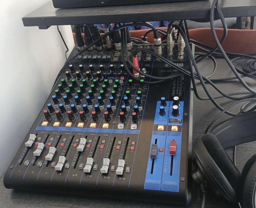 Yamaha MG12 – mikser