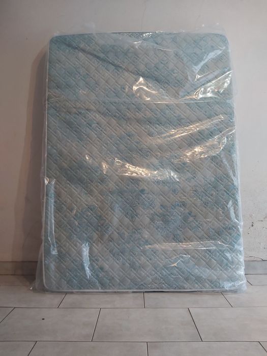 Colchão de Casal (estado: como novo)