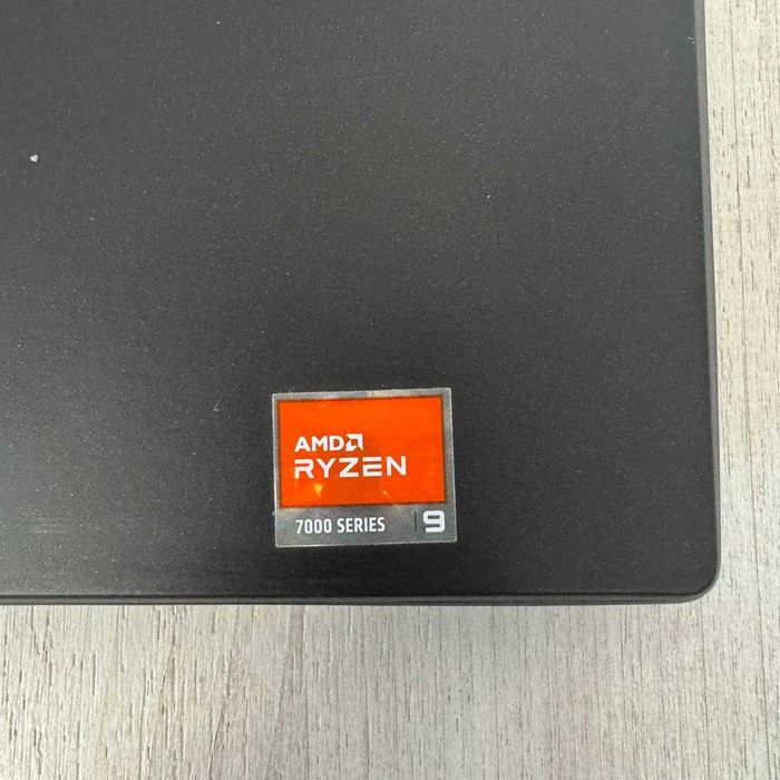 Dell Alienware m16 R1 2K 240Hz Ryzen 9 7845HX 16GB 1TB RTX 4080