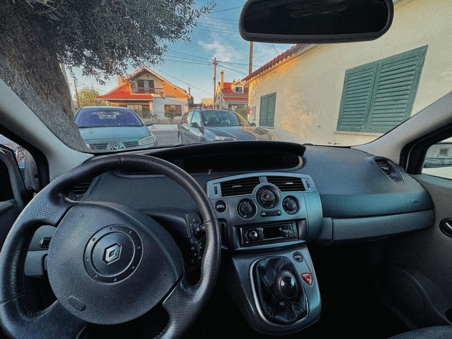 Renault Grand Scénic 2 · 2004 · Gasóleo