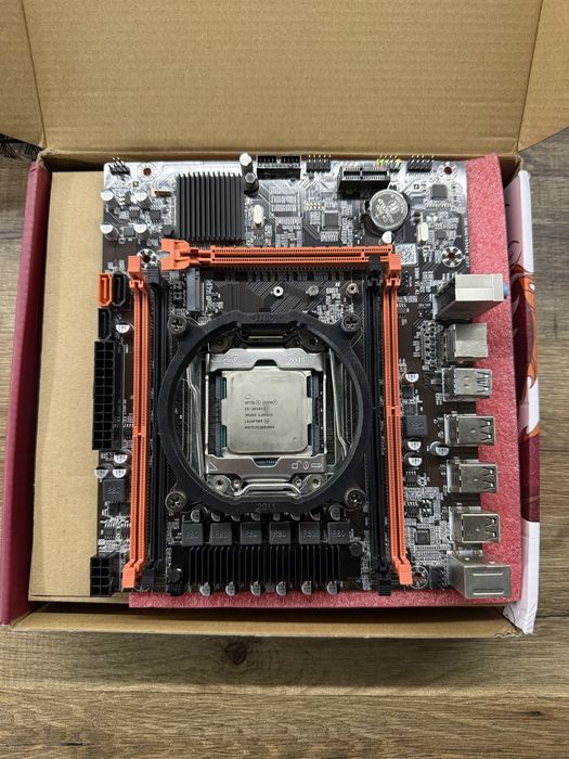 Материнка з Intel xeon E5-2650V