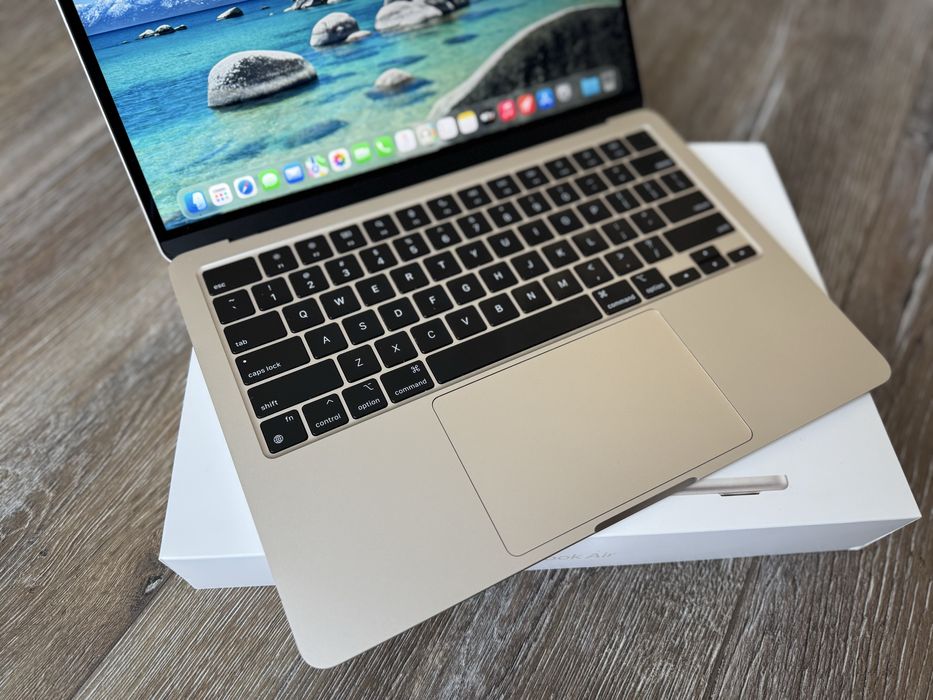 2022 MacBook Air M2 8gb ssd 250gb