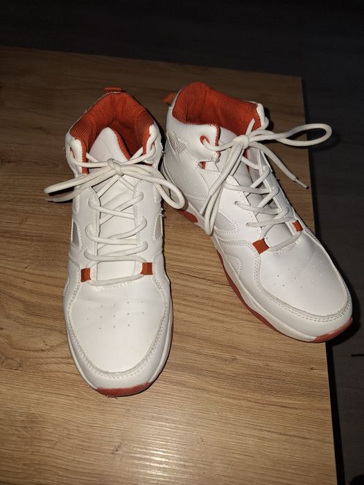 Buty koszykarskie Reserved