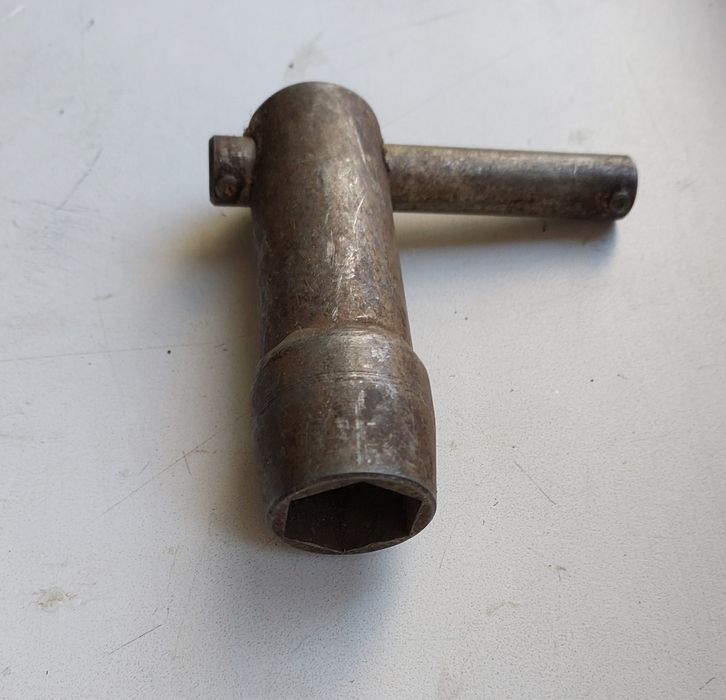 Ключи накидные ,топовые, рожковые все СССР.