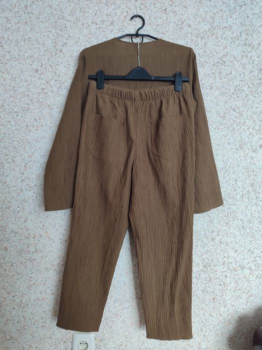 Текстурований костюм на ґудзиках розмір S-XS