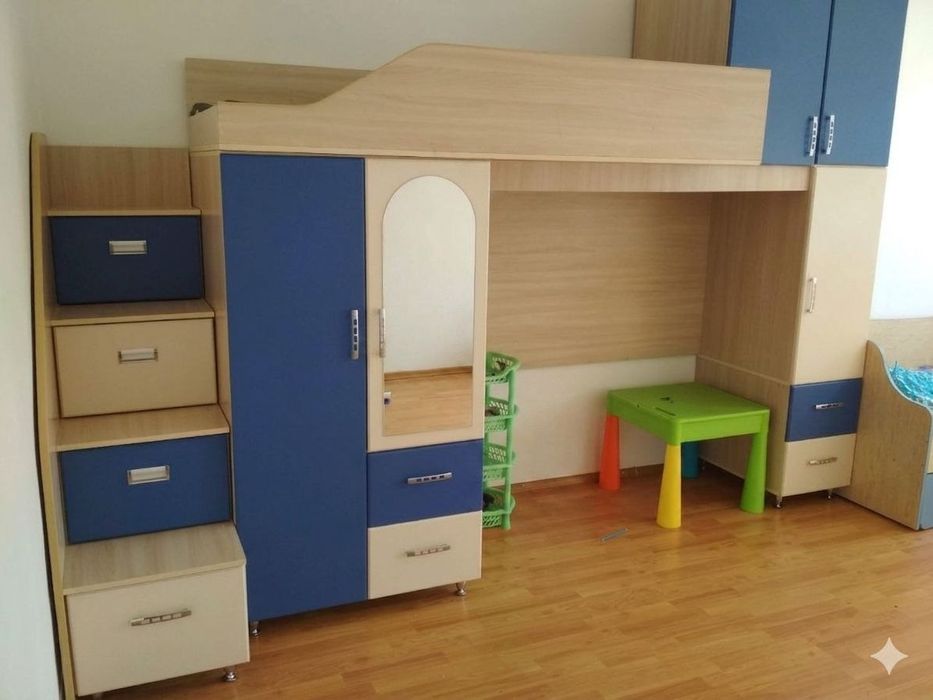 Двоповерховий дитячий куточок зі спальним місцем та шафою (читайте опис)