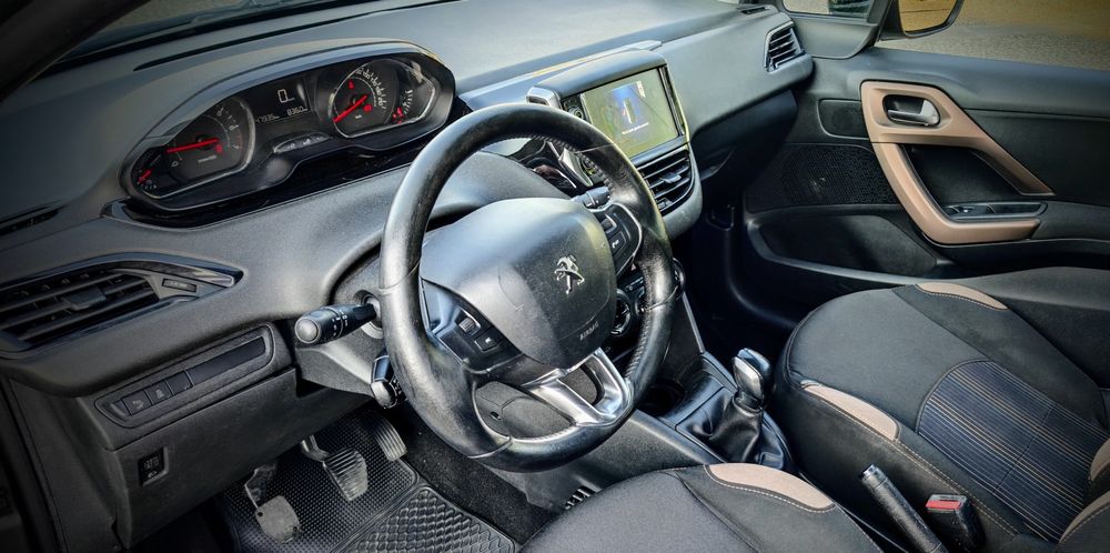 Peugeot 208 barato bom estado — photo 5