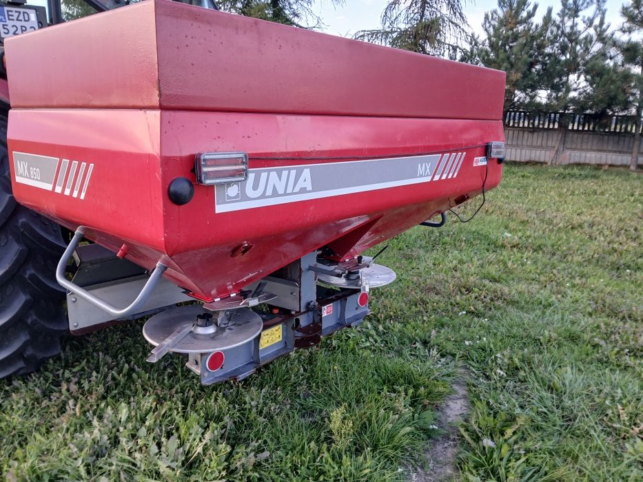 Rozsiewacz Unia Mx850