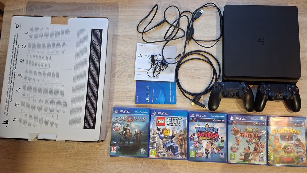 Sprzedam PS4 slim 1Tb