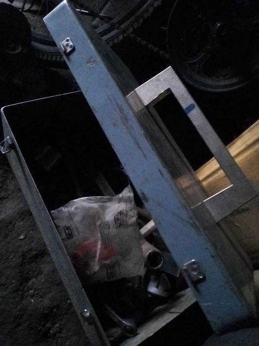 Ящик алюміневий з ручкою