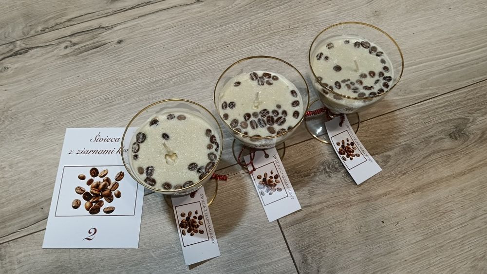 Świece w kieliszkach