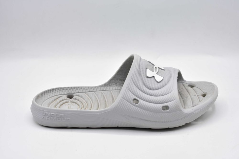 Under Armour Klapki ( 36 )