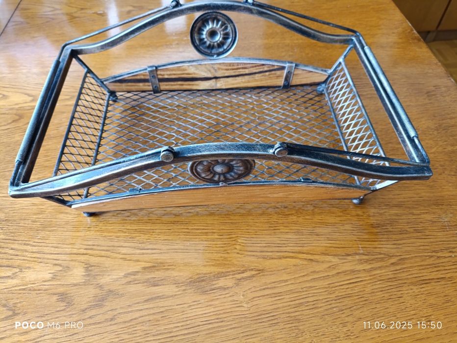 Ozdobny metalowy koszyk owocarka wymiary 38 x 23 wysokość 13