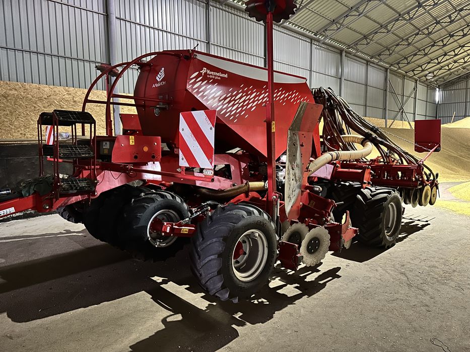 пневматичну сівалку Kverneland U-Drill Plus 4000