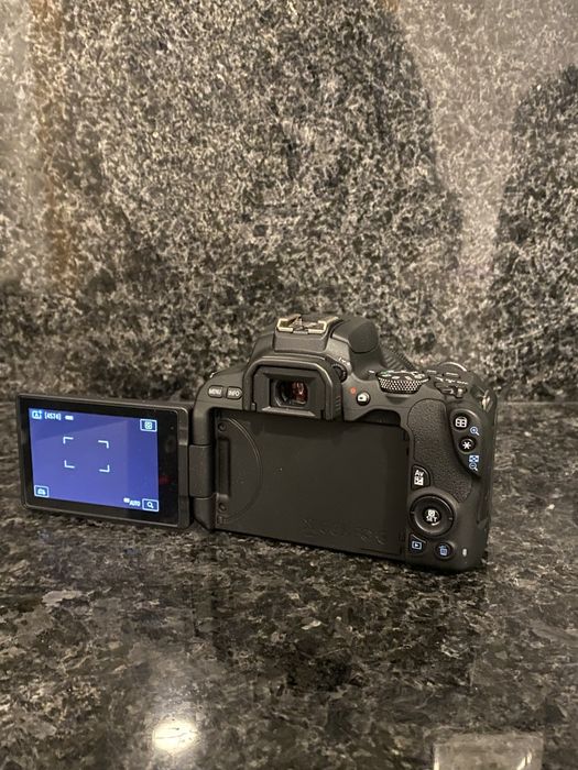 Canon EOS 200D + Mala + Lente + Fita