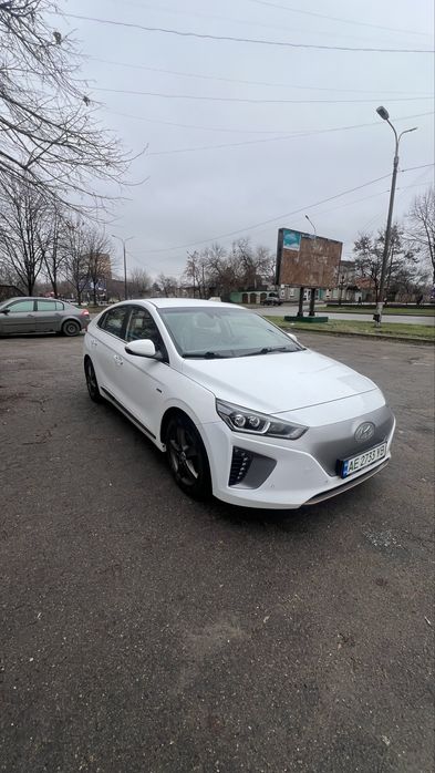 Продам авто у відмінному стані.максимальна комплектация