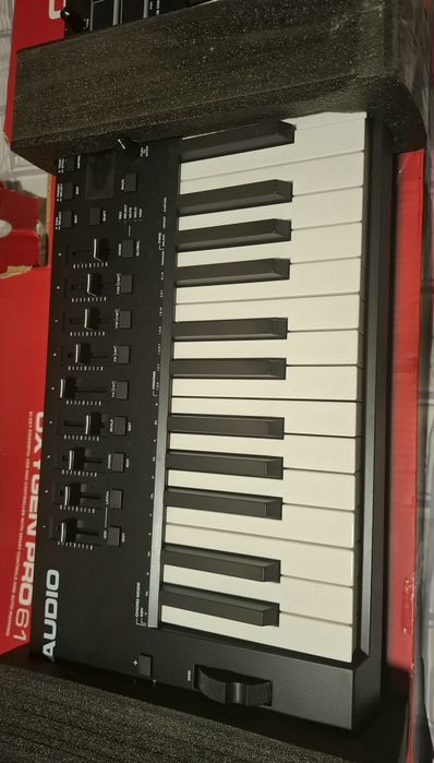 Controlador M-Audio Oxygen Pro 61 -
