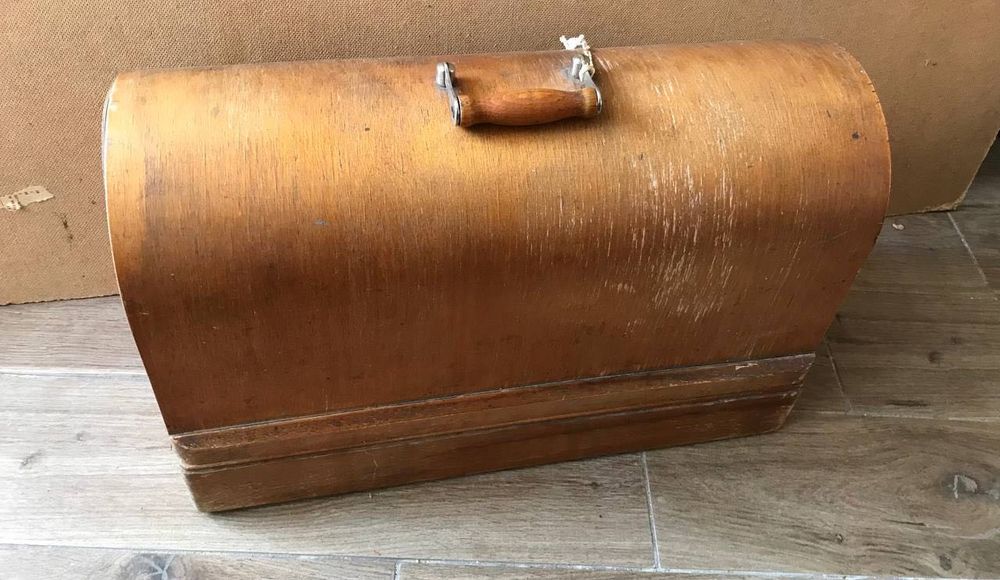 Продам ручную швейную машинку Подольская