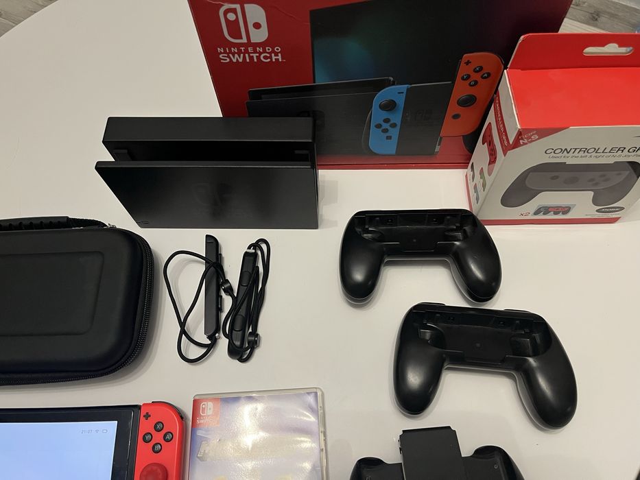 Nintendo Switch V2 + Minecraft + etui + akcesoria