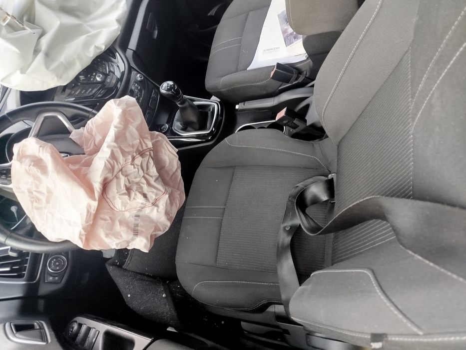 Ford B-max acidentada