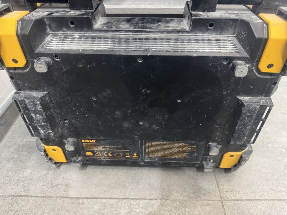 Głośnik/radio DEWALT używane