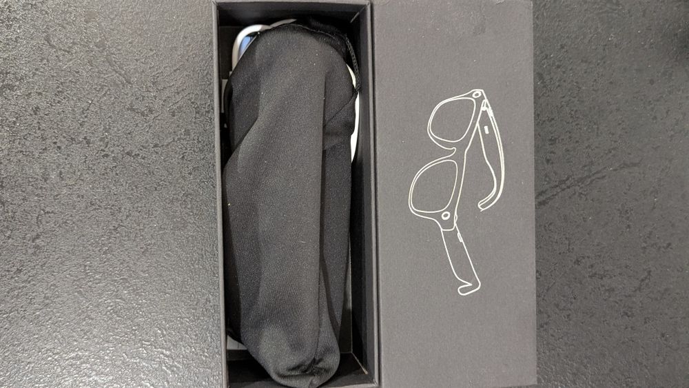 Розумні окуляри з AI-асистентом, камерою,навушниками .