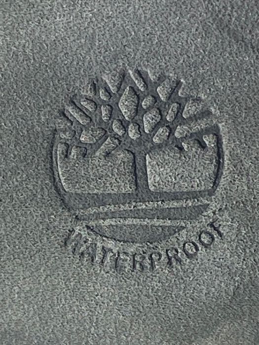 Bota Timberland cinzenta resistente a água