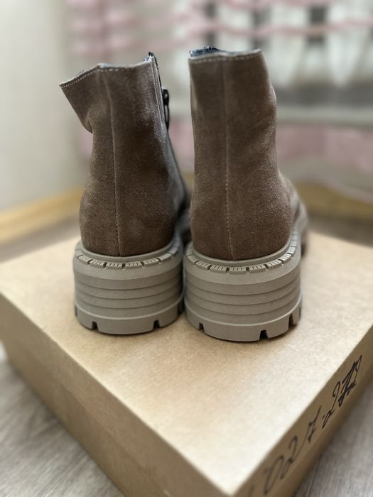 Зимові замшеві черевики