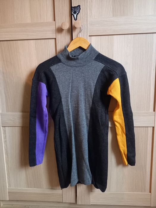 Sweter wełniany damski