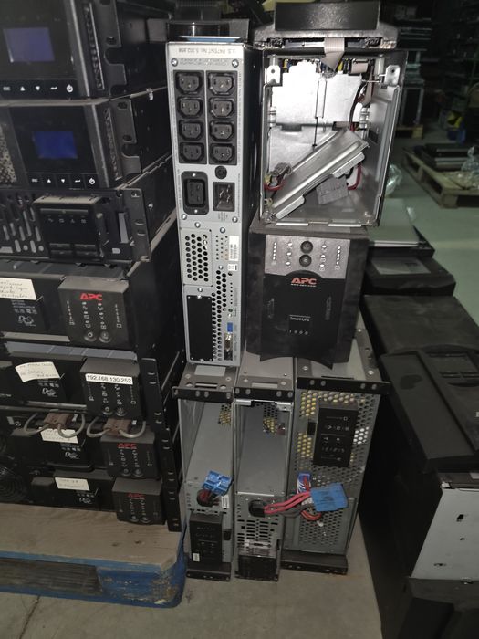 Блоки безперебійного живлення APC 1-6kVA