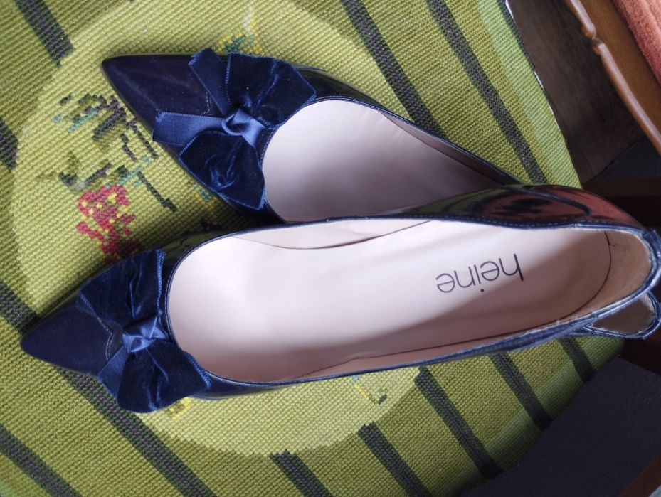 Туфлі лаковані сині 43 розмір, 27.5см