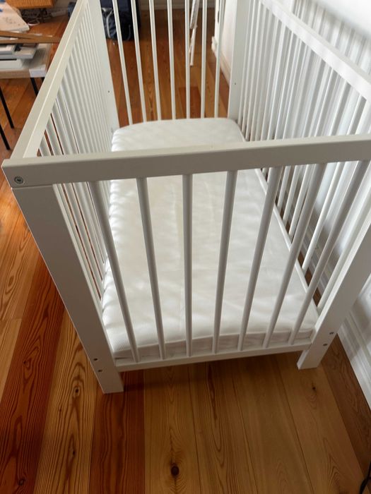 Cama de bébé ikea GULLIVER + Colchão + Barra de segurança