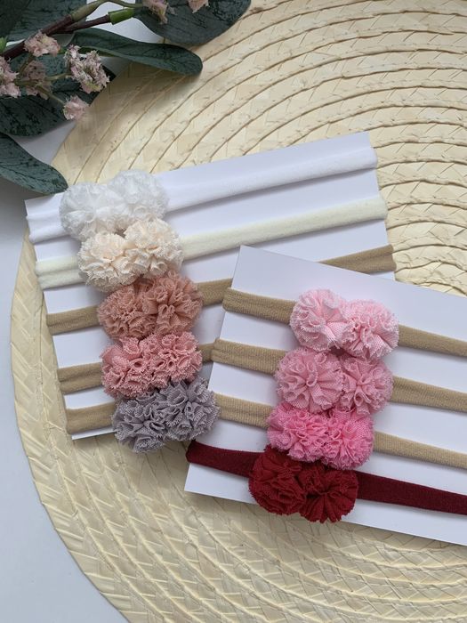 Opaska bezuciskowa z pomponami Roczek Urodziny Sesja