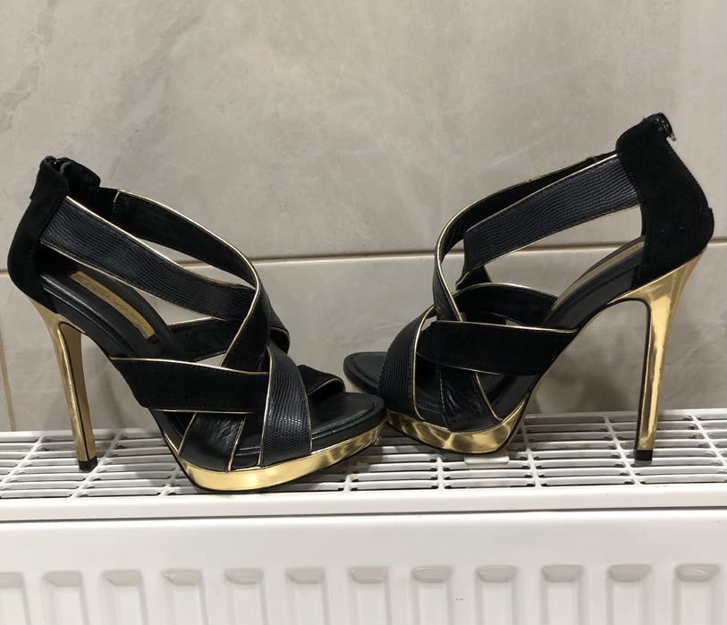 Босоніжки / туфлі США BCBG MAX AZRIA жіночі розмір 38