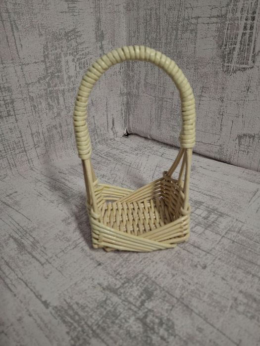 Кошики, плетені із паперової лози, під мильні букети.