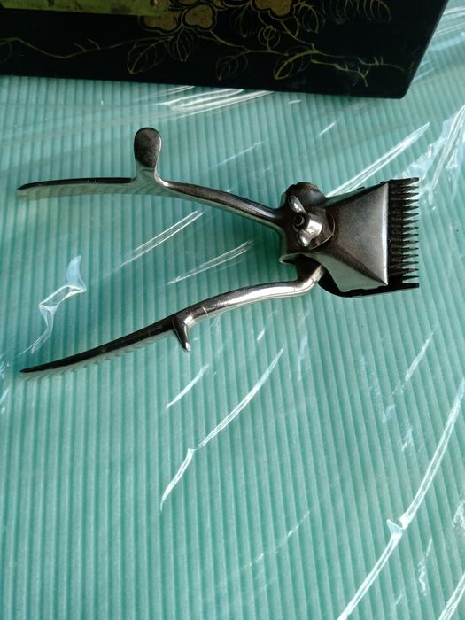 Ручная машинка для стрижки.