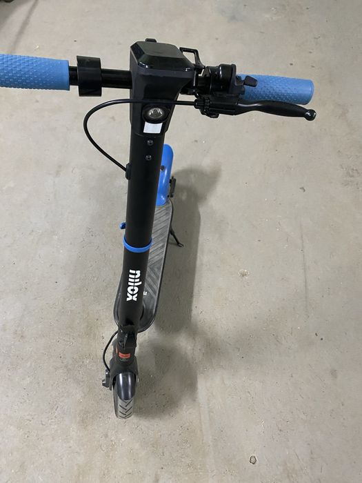 Складний електросамокат  Nilox X-Drive M1