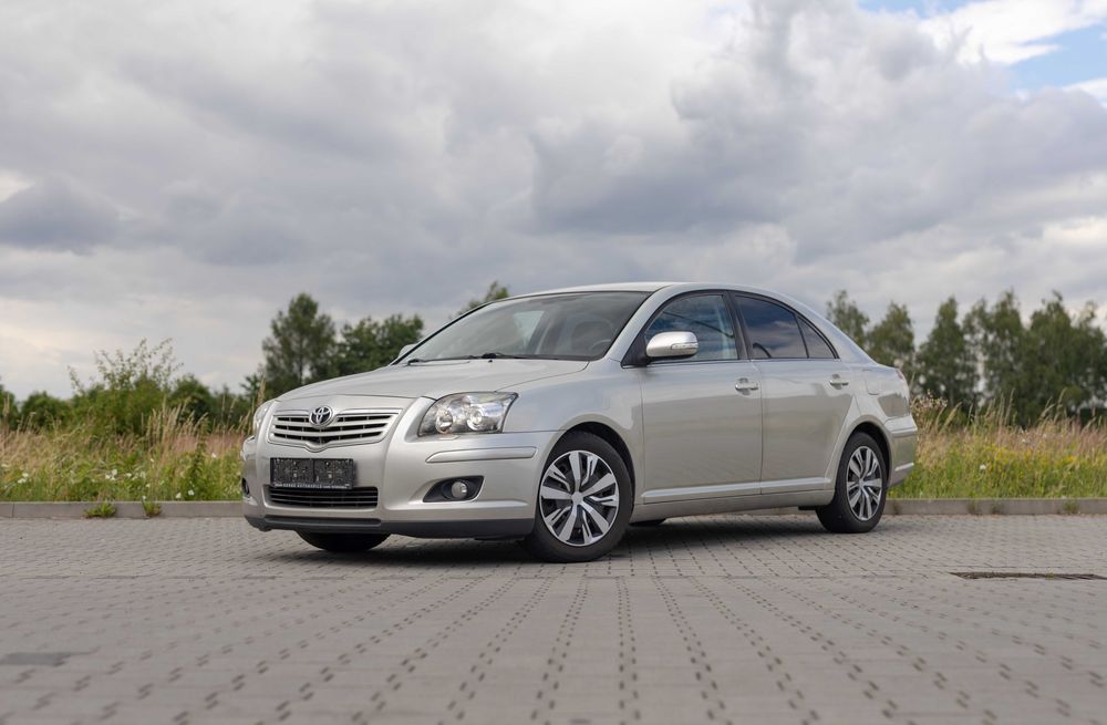 Toyota Avensis Liftback Executive 2.0 VVT-i/ 151 T km/ Serwis/ Bez rdzy/ Bardzo zadbany