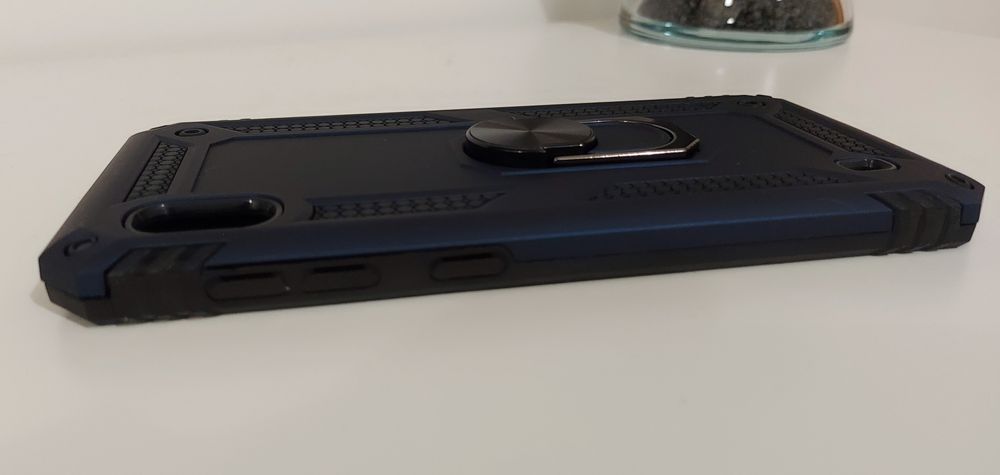 Shockproof cases available for various mobile phone models64738737009155124