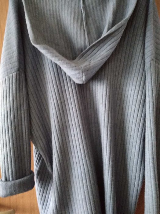 Swetr dlugi rozpinalny