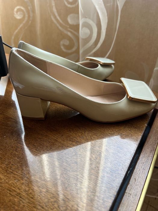 Продам туфли Clarks
