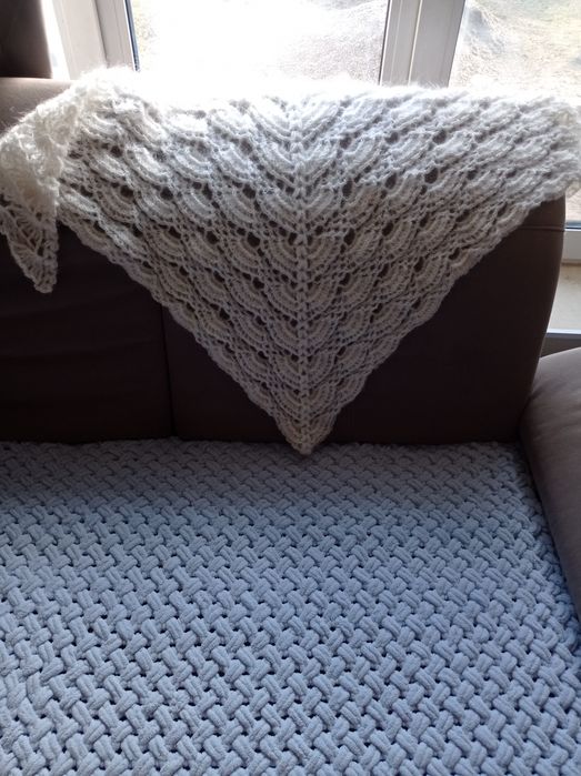 Бактус з мохеру. Хустка