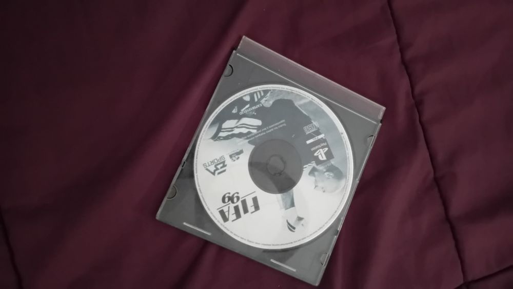 Jogo playstation 2  fifa 99