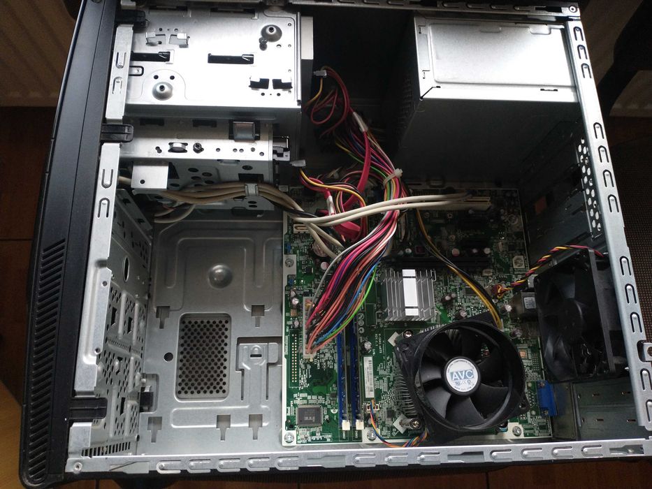 Firmowy zestaw komputerowy HP 500B MT z monitorem i akcesoriami