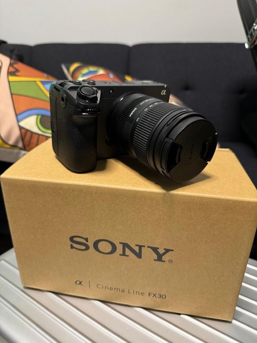 Sony FX30 + Sigma 18–50mm f/2.8 | Como novas | Caixas originais