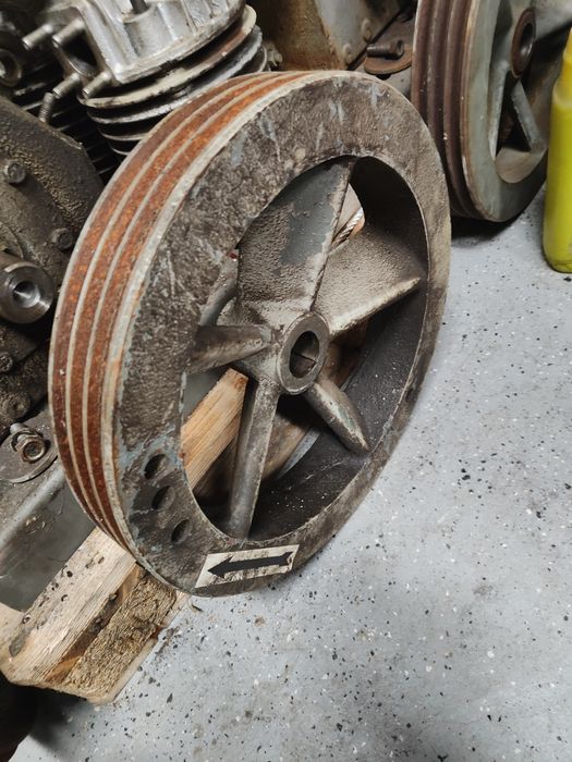 Części sprężarki WAN AW S1P135 Gdynia koło pasowe tłoki cylindry wał
