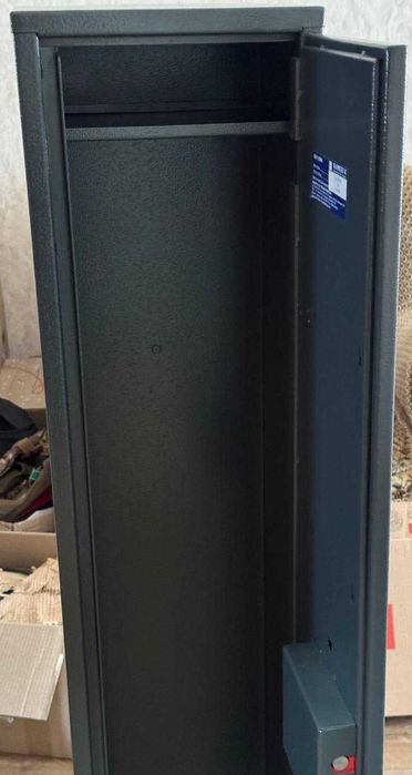 Сейф для зброї Hunter GLS 260 на 4 рушниці