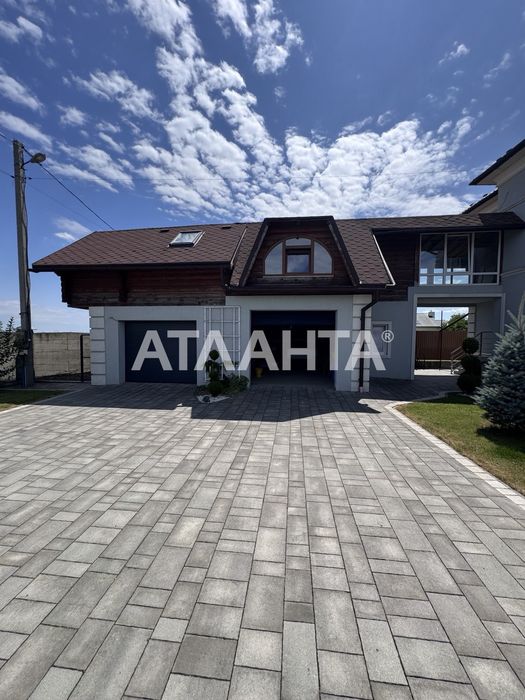 Гарний будинок в Чагрі