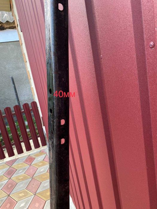 Продам стойки  (столбы железные) , стеллажи, уголок 40*40